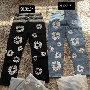 Men's Black and Blue Graphic Jeans
